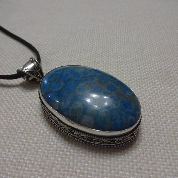 Gorgeous TEAL FOSSIL CORAL Handmade Sterling Pendant/Cord #850B - Picture 3 of 3